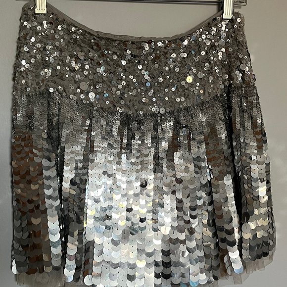 Freebird (Icelandic Designer) I Hand Embroidered Silver Sequined Mini Skirt - Picture 1 of 13